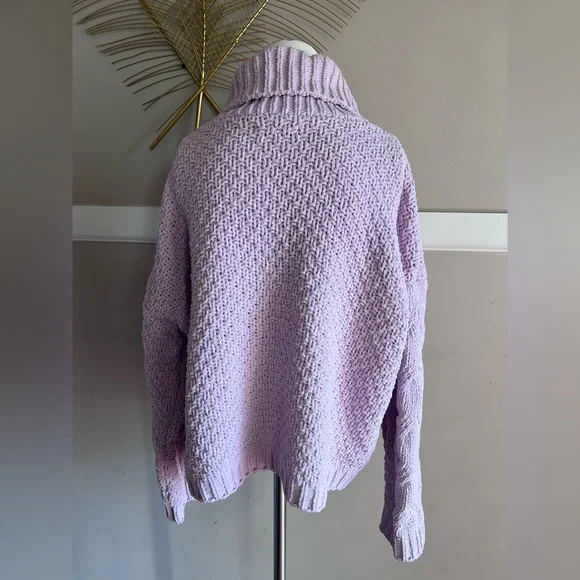 Madison Lilac Cable Knit Turtleneck Sweater Size Large - Picture 2 of 3